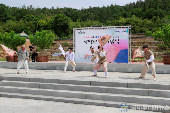 5. 의병의 고장 보성에서 의병의 날 행사 개최-안규홍 의병장 연극공연을 하고 있다..JPG