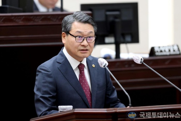 (사진)김유곤 의원.jpg